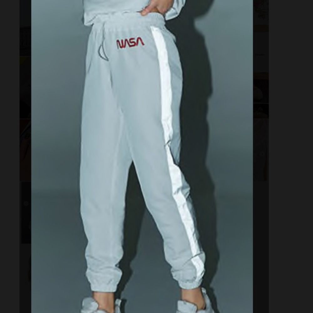 Reflective windbreaker pants